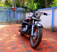 Chrome And Black Royal Enfield Bullet Machismo A350
