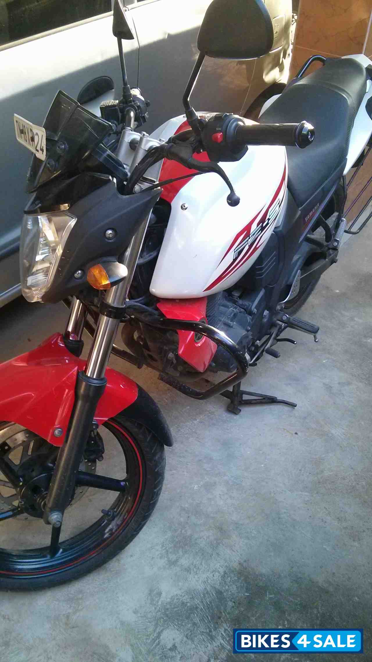 Red And White Yamaha FZ-S