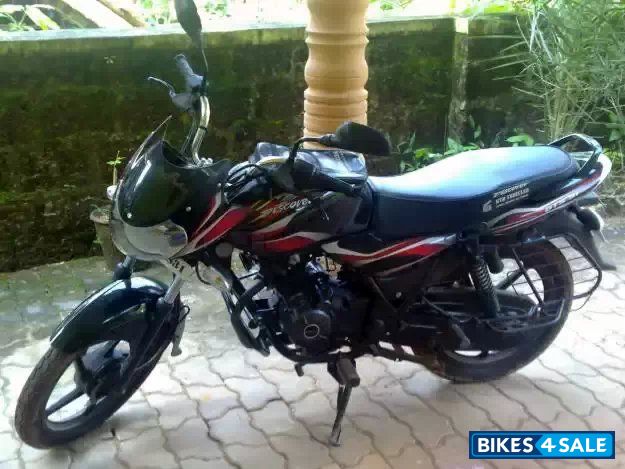 Red And Black Bajaj Discover 100 DTS-Si