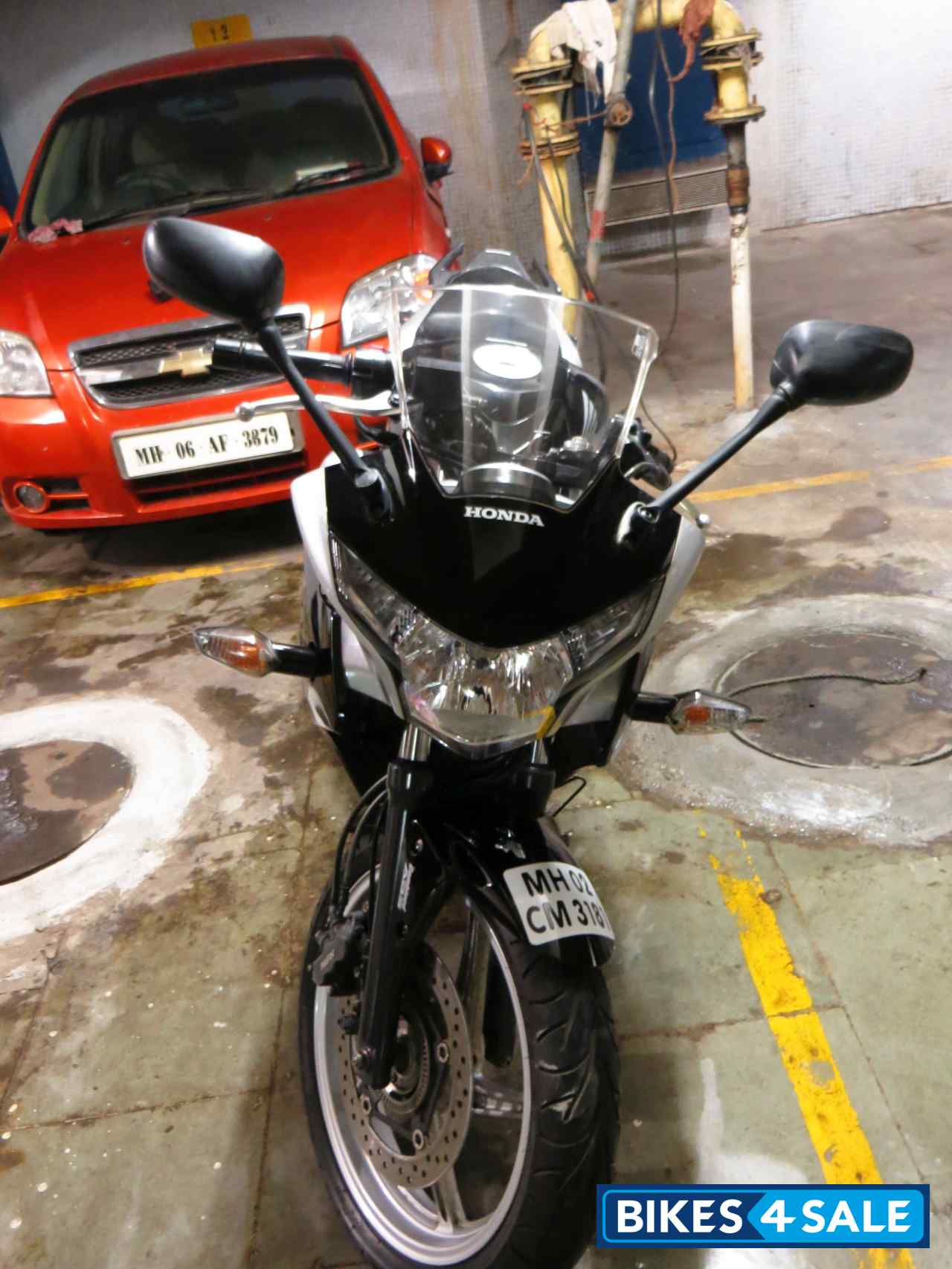 Black Honda CBR 250R