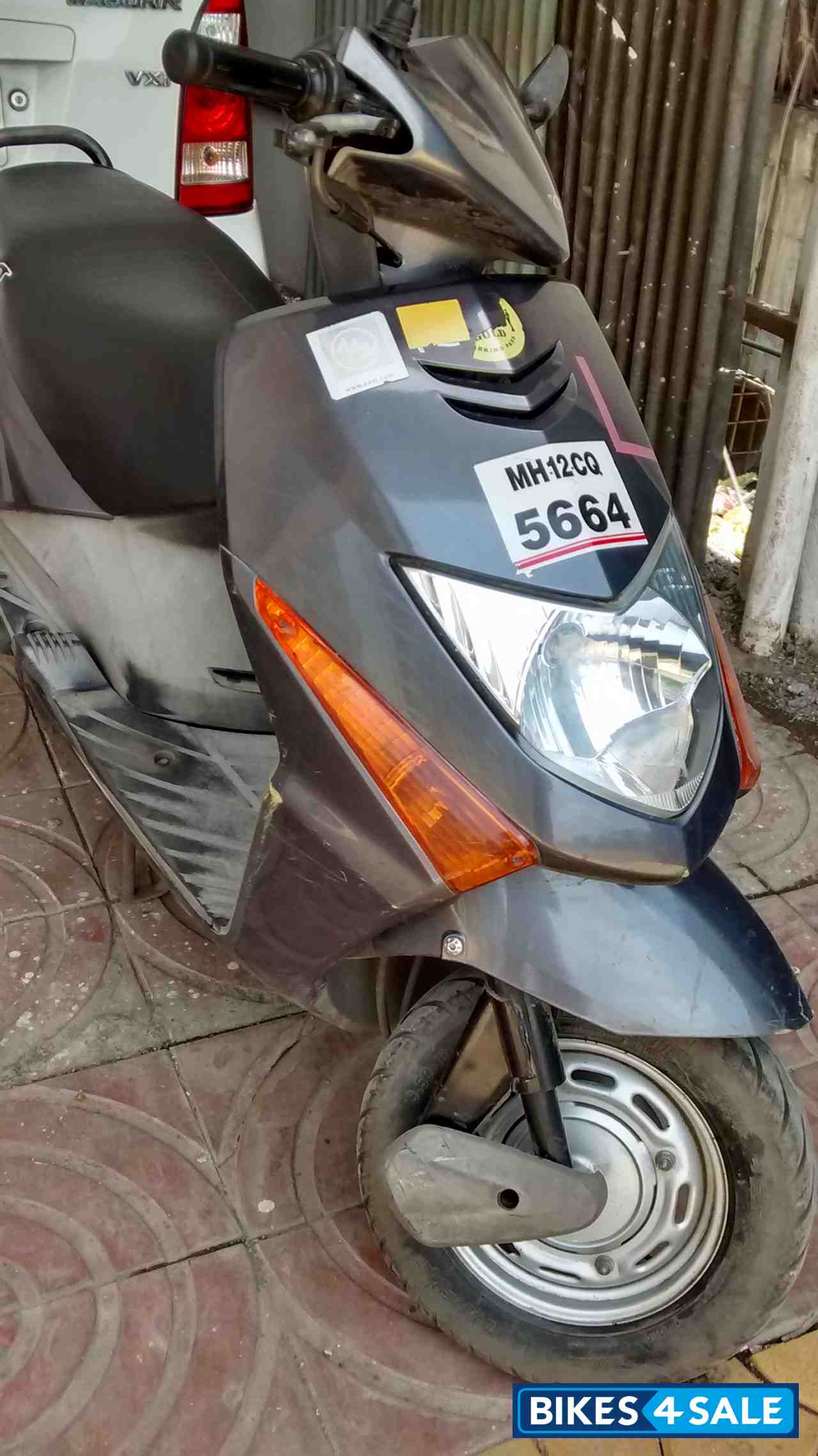 Used 2005 model Honda Dio for sale in Pune. ID 122062. Gray colour
