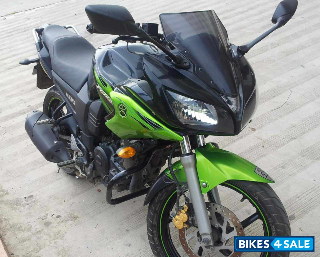 Black & Green Yamaha FZ16
