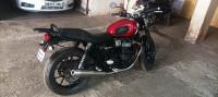 Cranberry Red Triumph Street Twin