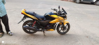Yellow And Black Honda CBF Stunner