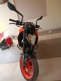 Orange&black KTM Duke 200
