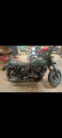 Yezdi Roadster Dark 2022 Model