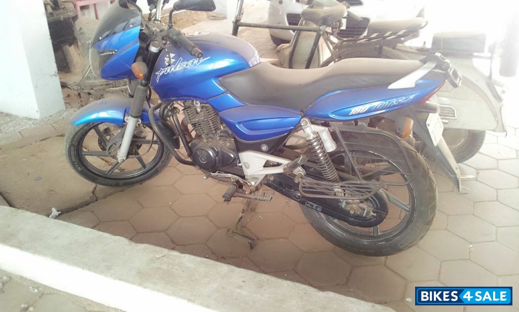 Blue Bajaj Pulsar 180 DTSi