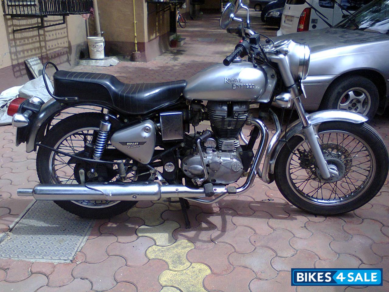 Silver Royal Enfield Bullet Electra Twinspark Silver Royal Enfield Bullet Electra Twinspark