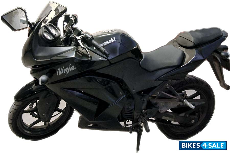 Black Kawasaki Ninja 250R for sale in Bangalore. Black color, Single ...