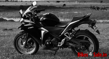 Black/silver Honda CBR 250R