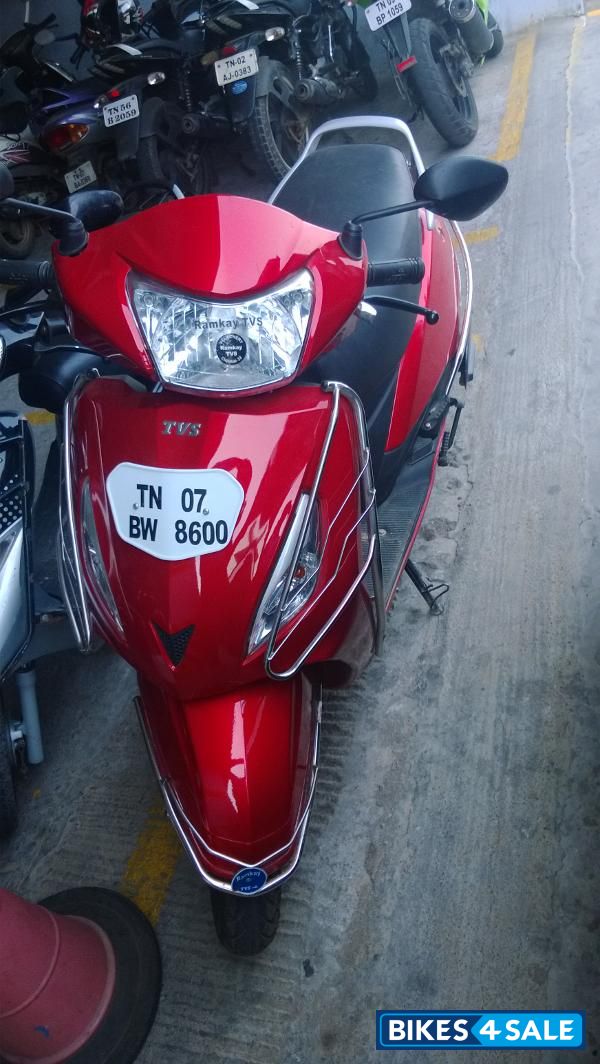 tvs jupiter red colour price
