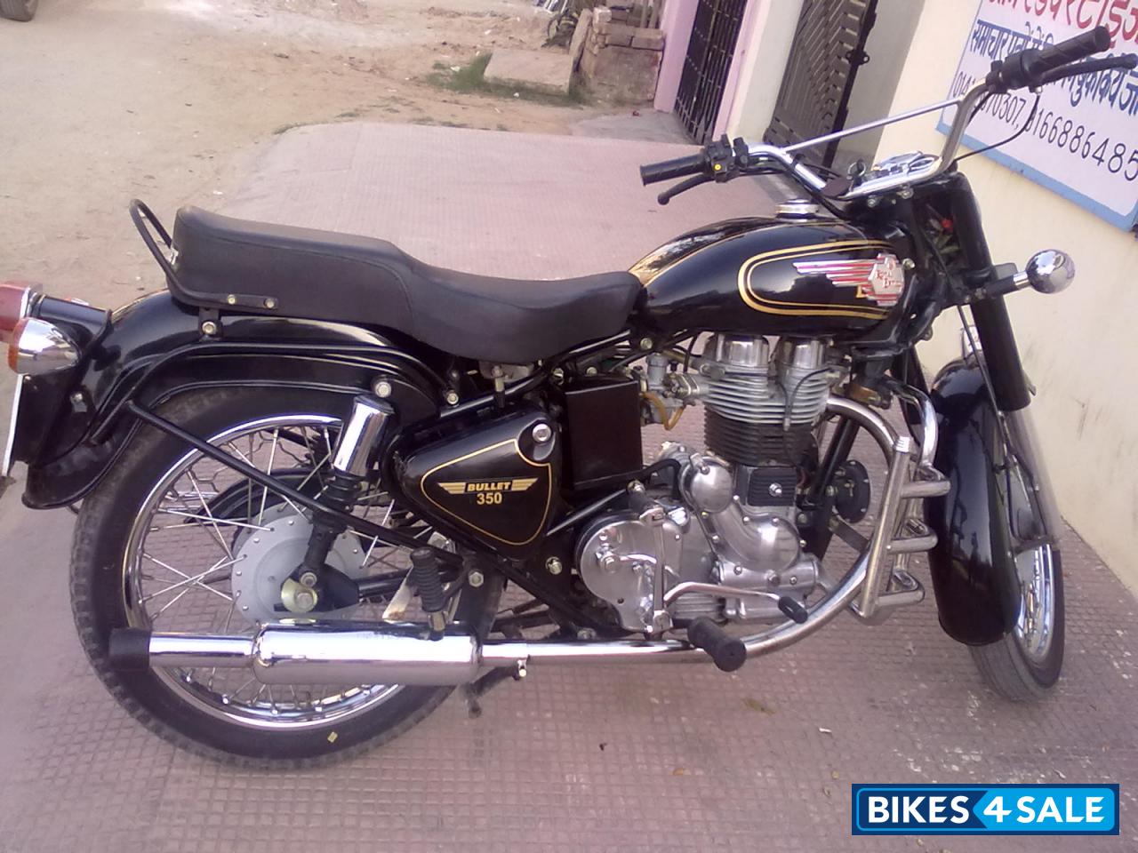 Second hand Royal Enfield Bullet Standard 350 in Jaipur. Showroom