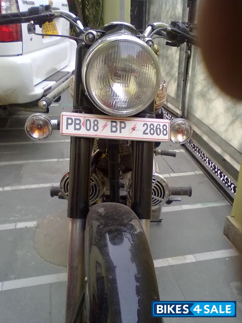Black Royal Enfield Bullet Standard 350