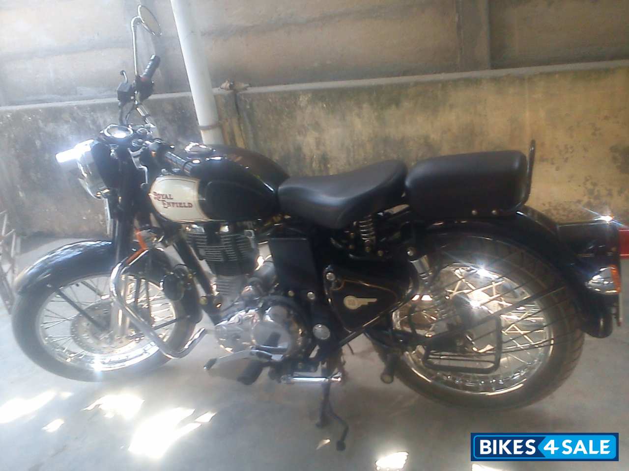 new black royal enfield classic 350