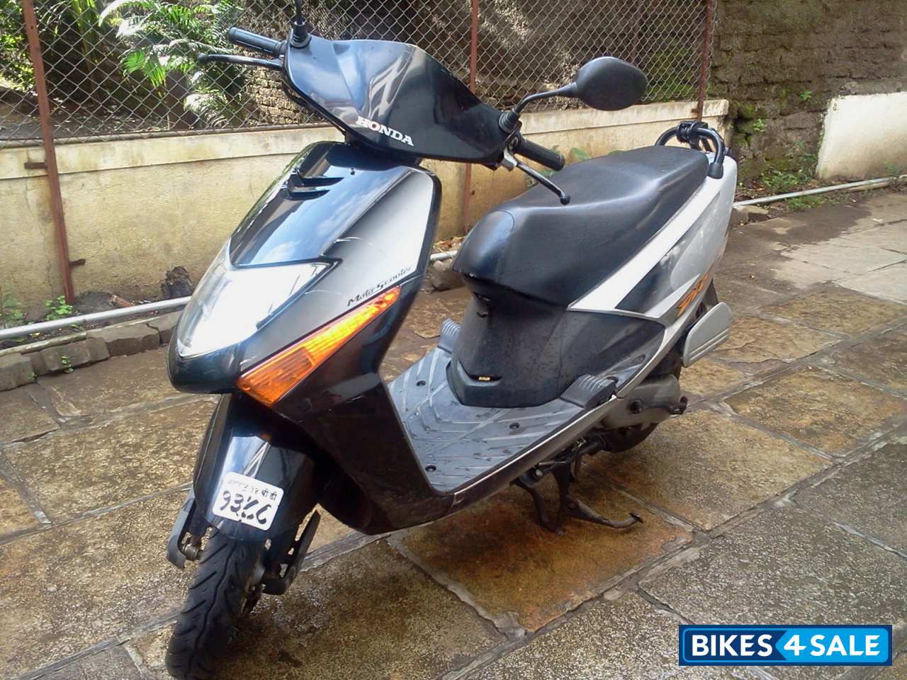 Second hand Honda Dio in Pune. *For immediate URGENT sale *NO accident
