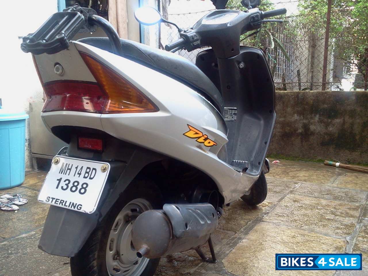 Second hand Honda Dio in Pune. *For immediate URGENT sale *NO accident
