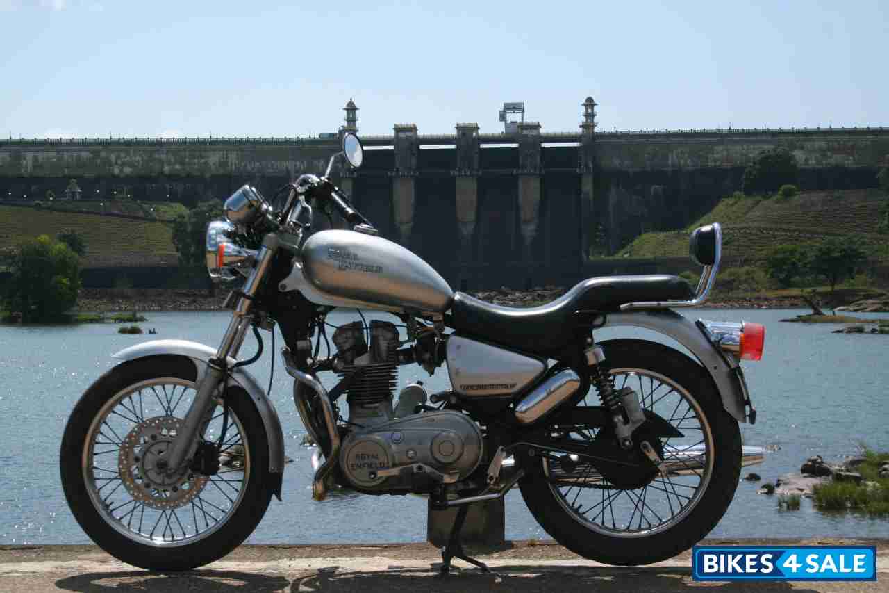 Silver Royal Enfield Thunderbird Silver Royal Enfield Thunderbird