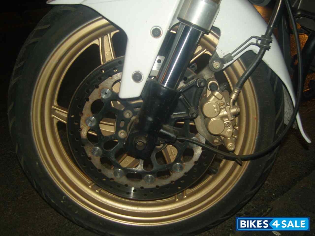 White Hyosung GT250R Comet White Hyosung GT250R Comet