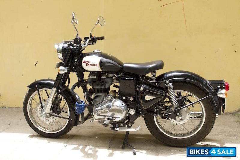 black royal enfield classic 500