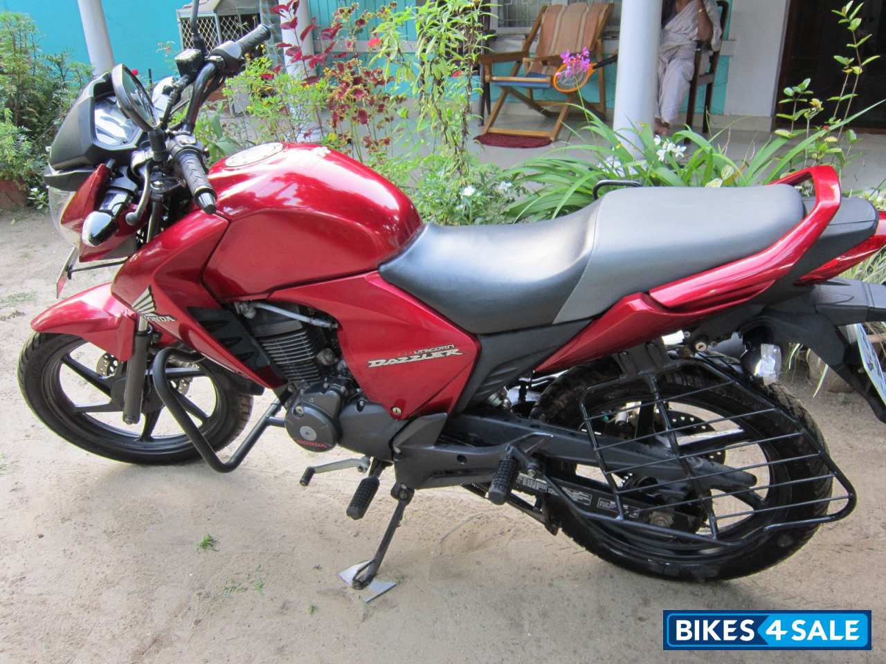 Red Honda Unicorn Dazzler Picture 2. Album ID is 83024. Bike located in