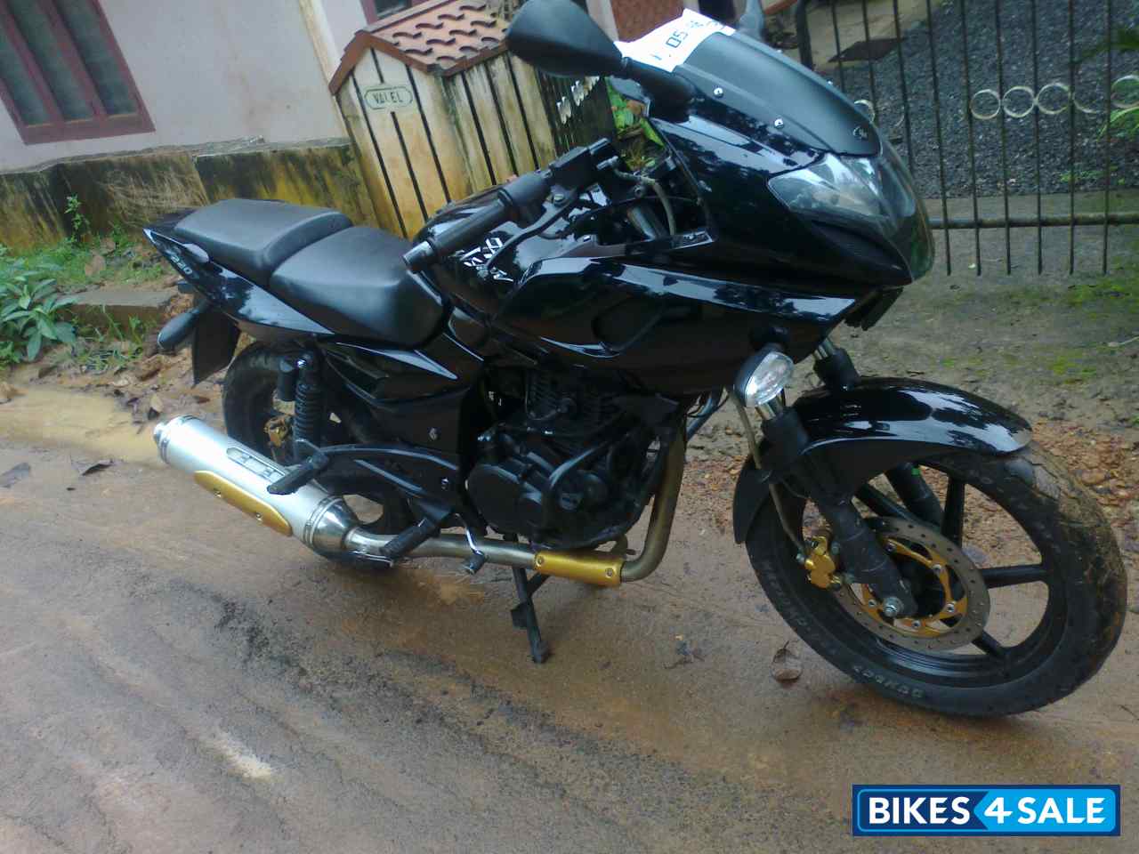 Bajaj+pulsar+220cc