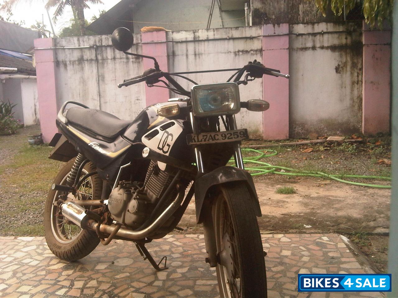 suzuki fiero side cover