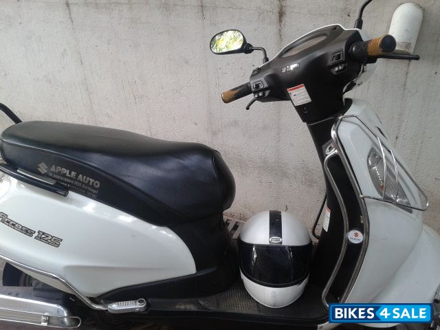 White Suzuki Access 125