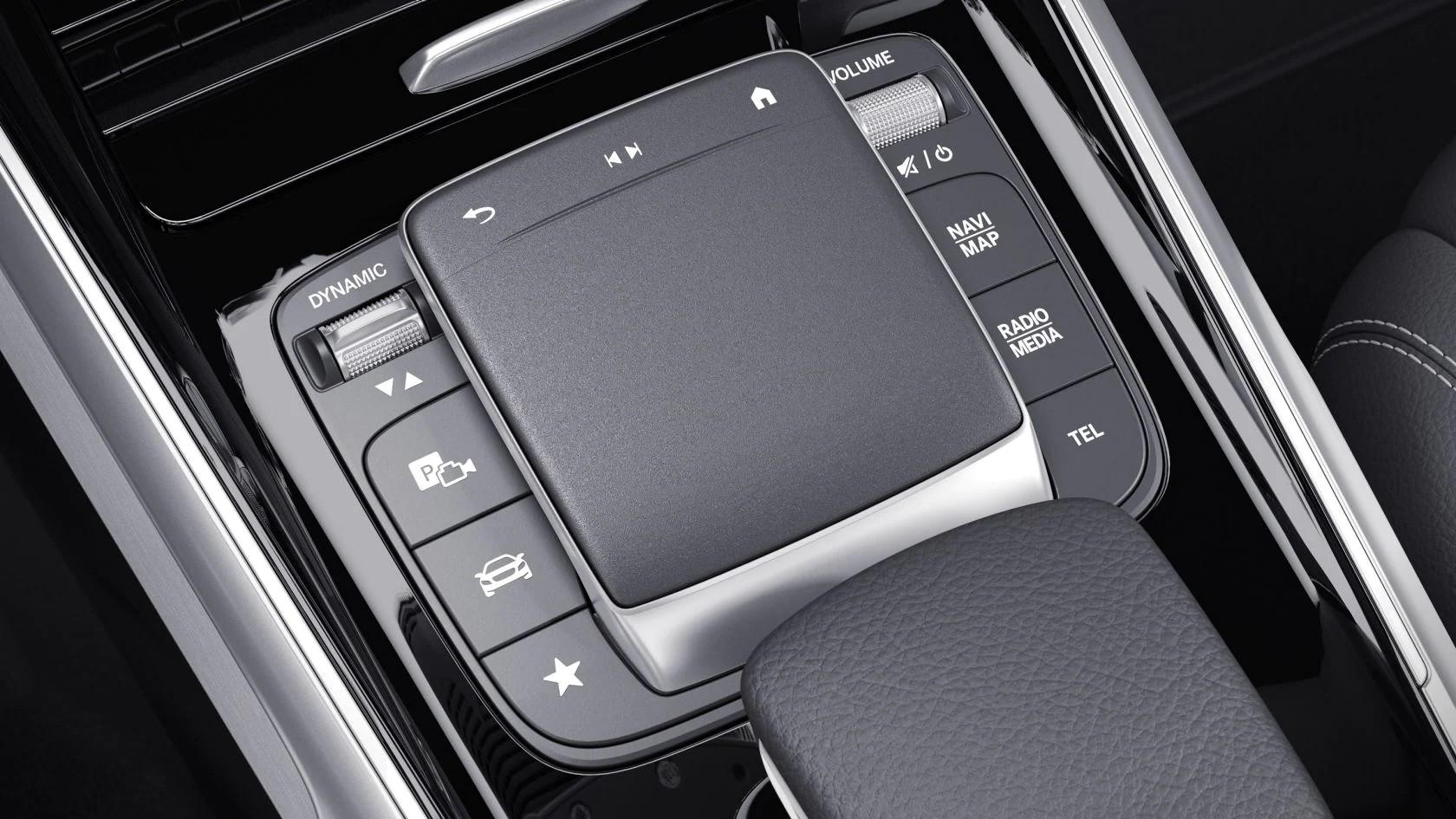 Mercedes-Benz EQB - Touchpad