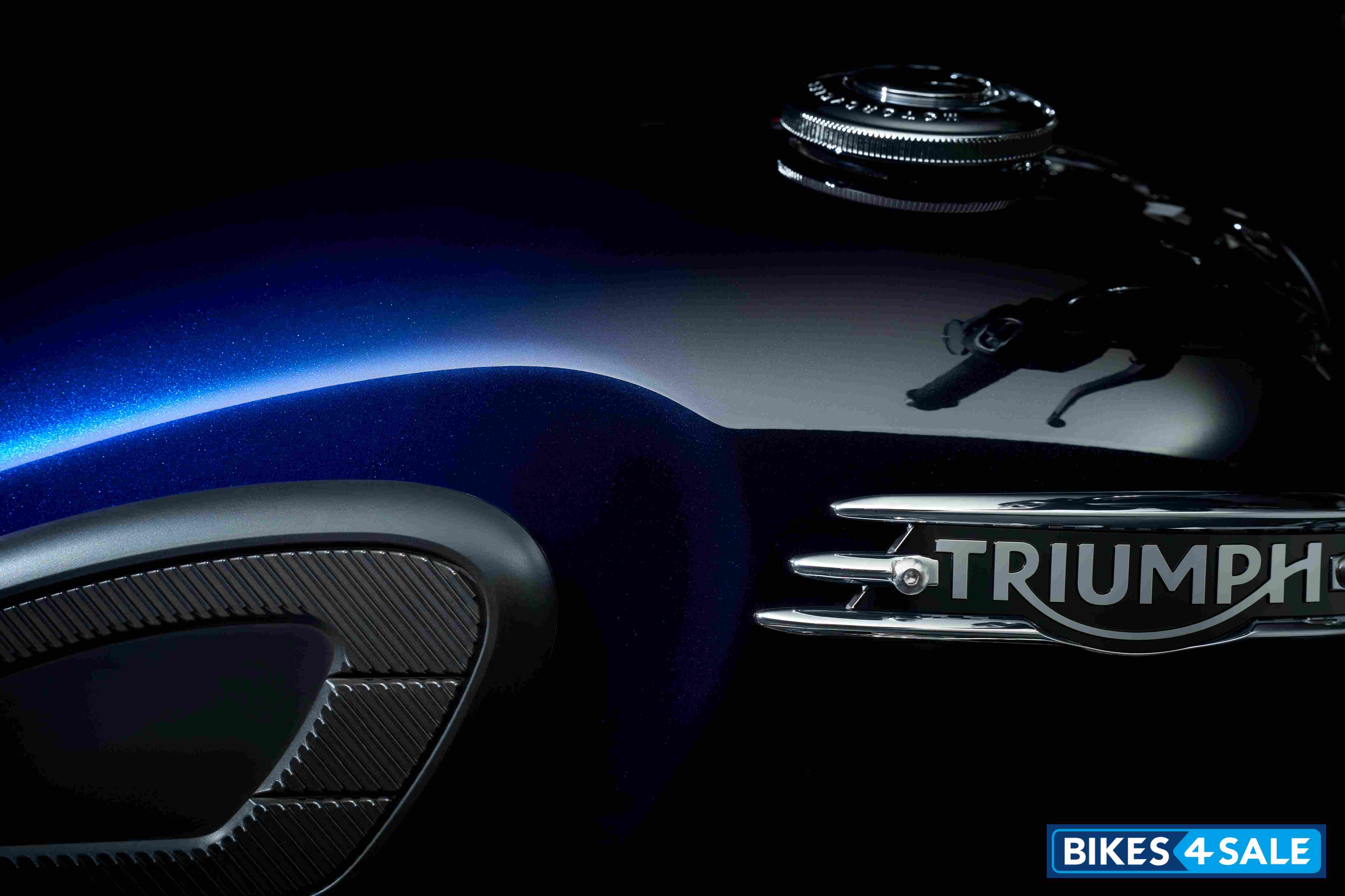 Triumph Bonneville T120 Blue Stealth Edition