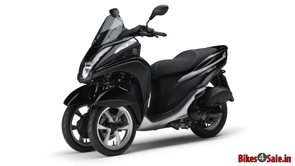Yamaha Tricity 125 - Picture showing the Midnight Black colored Yamaha Tricity 125