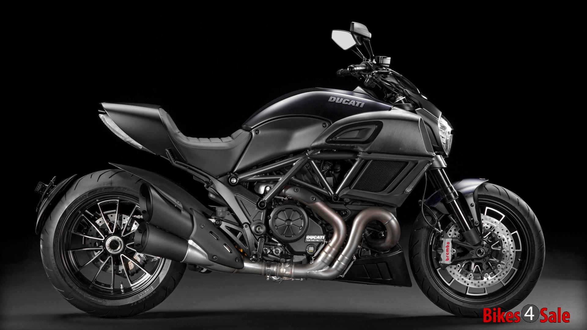 2016 Ducati Diavel Carbon Side