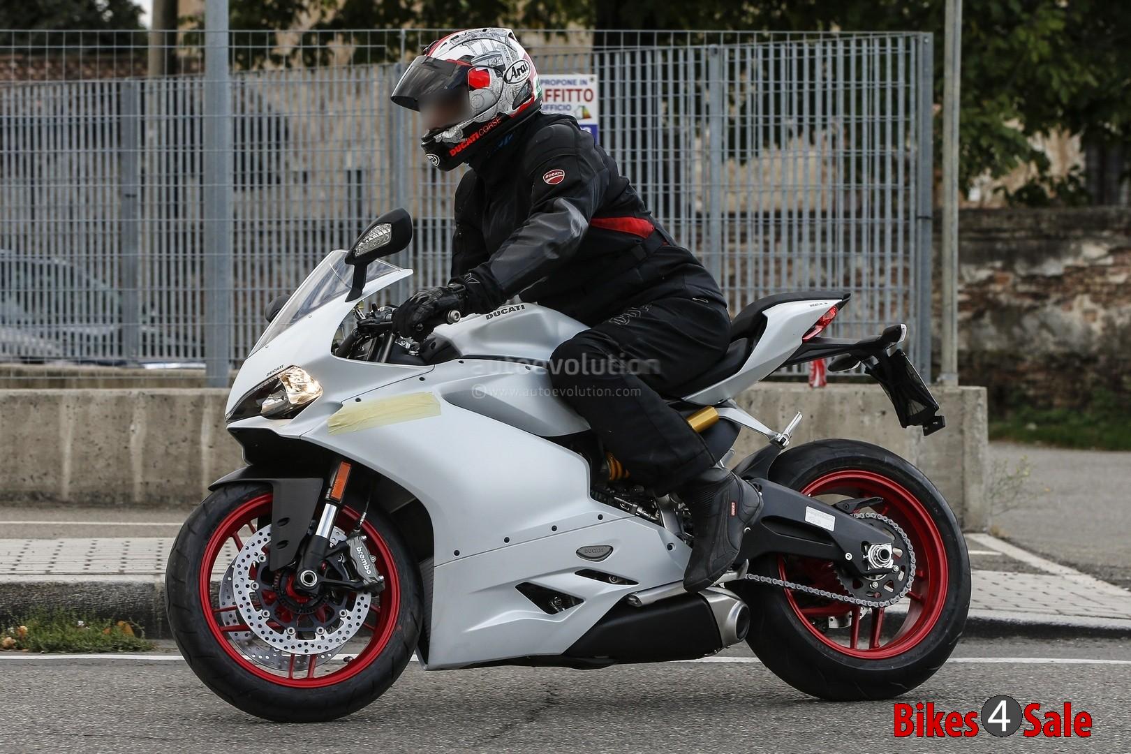 Ducati 959 Panigale Spied