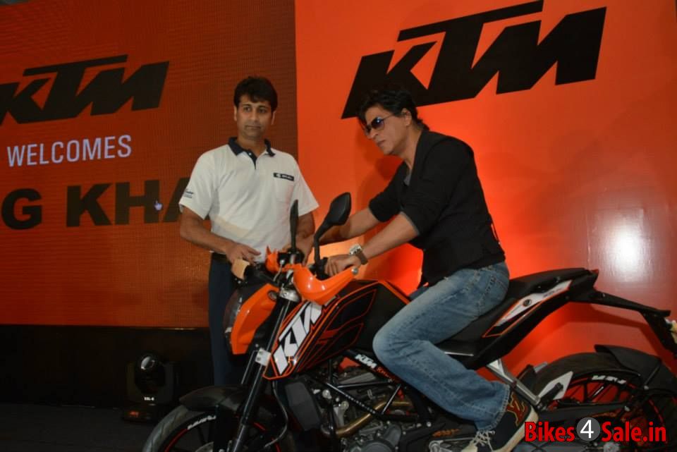 Shahrukh Khan on KTM Duke 390