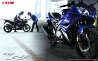 Yamaha YZF R15 Wallpaper