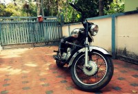 Chrome And Black Royal Enfield Bullet Machismo A350