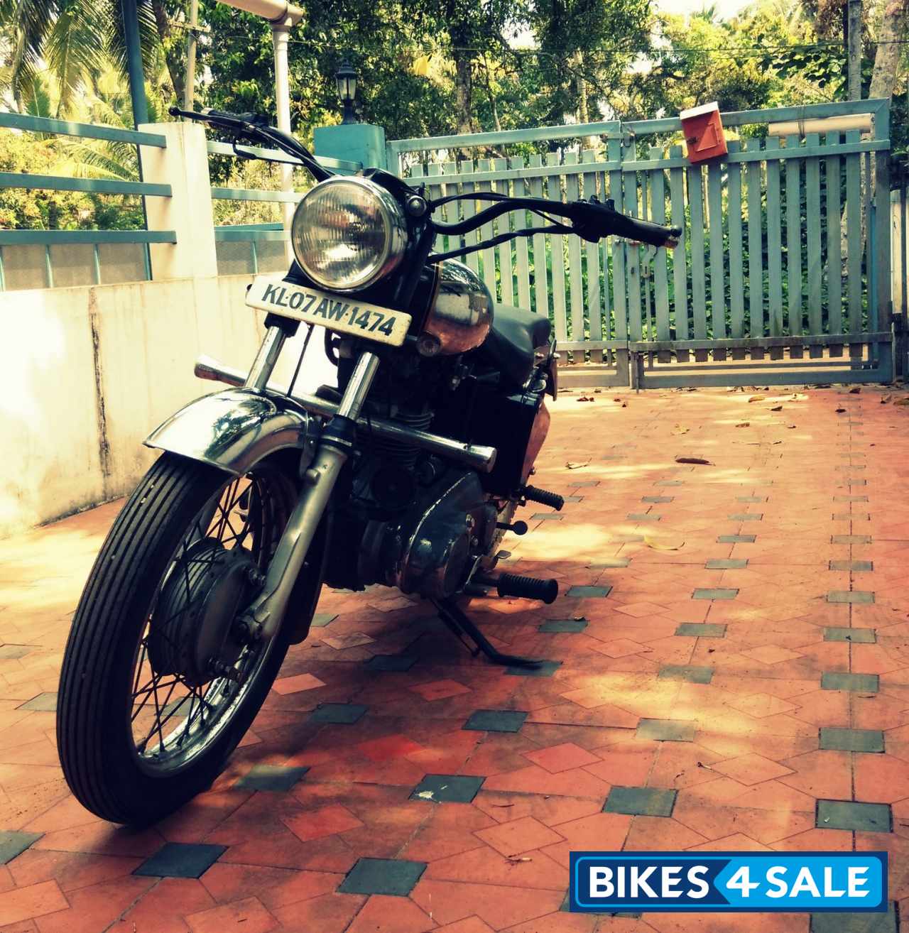 Chrome And Black Royal Enfield Bullet Machismo A350 Chrome And Black Royal Enfield Bullet Machismo A350