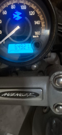 Black Bajaj Avenger Cruise 220