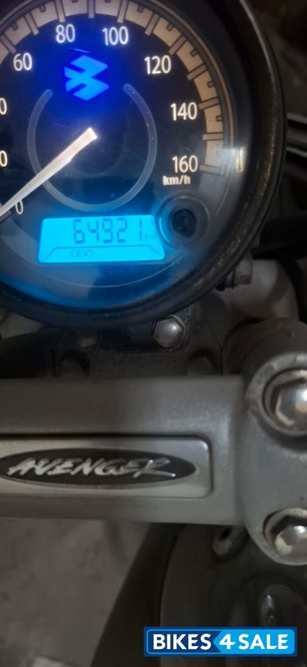 Black Bajaj Avenger Cruise 220 Black Bajaj Avenger Cruise 220