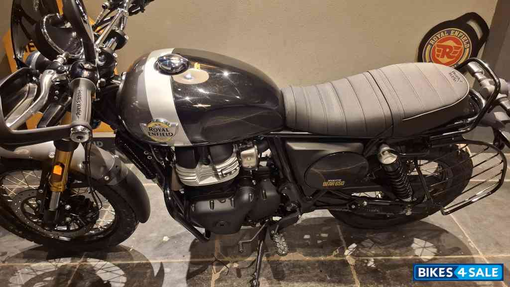 Golden Shadow Royal Enfield Bear 650
