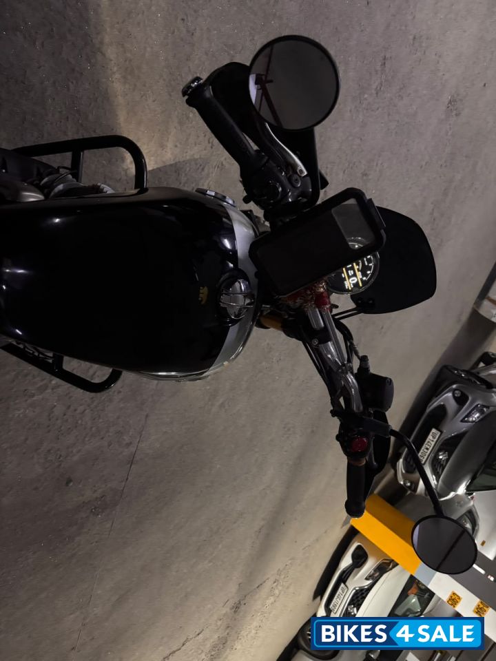 Golden Shadow Royal Enfield Bear 650 Golden Shadow Royal Enfield Bear 650
