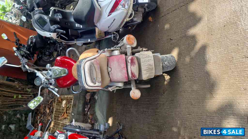 Bajaj Avenger 200 DTS-i