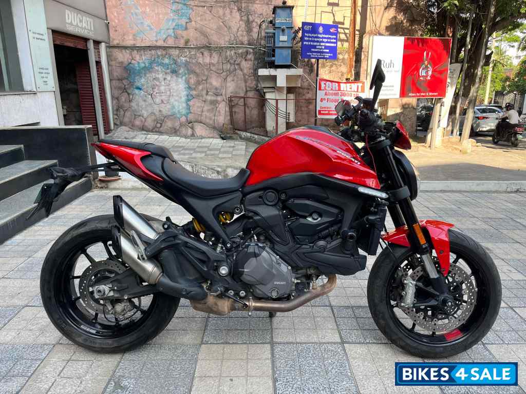 Ducati Monster 937cc