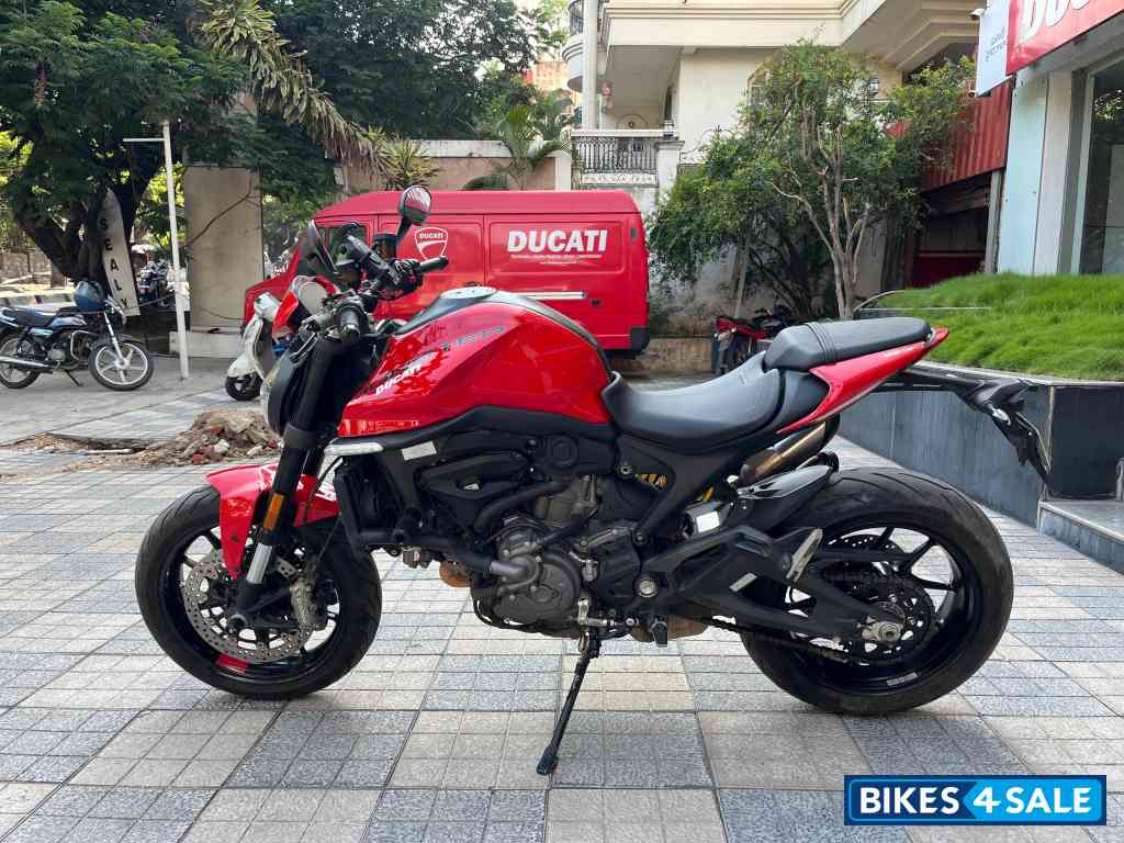 Ducati Monster 937cc