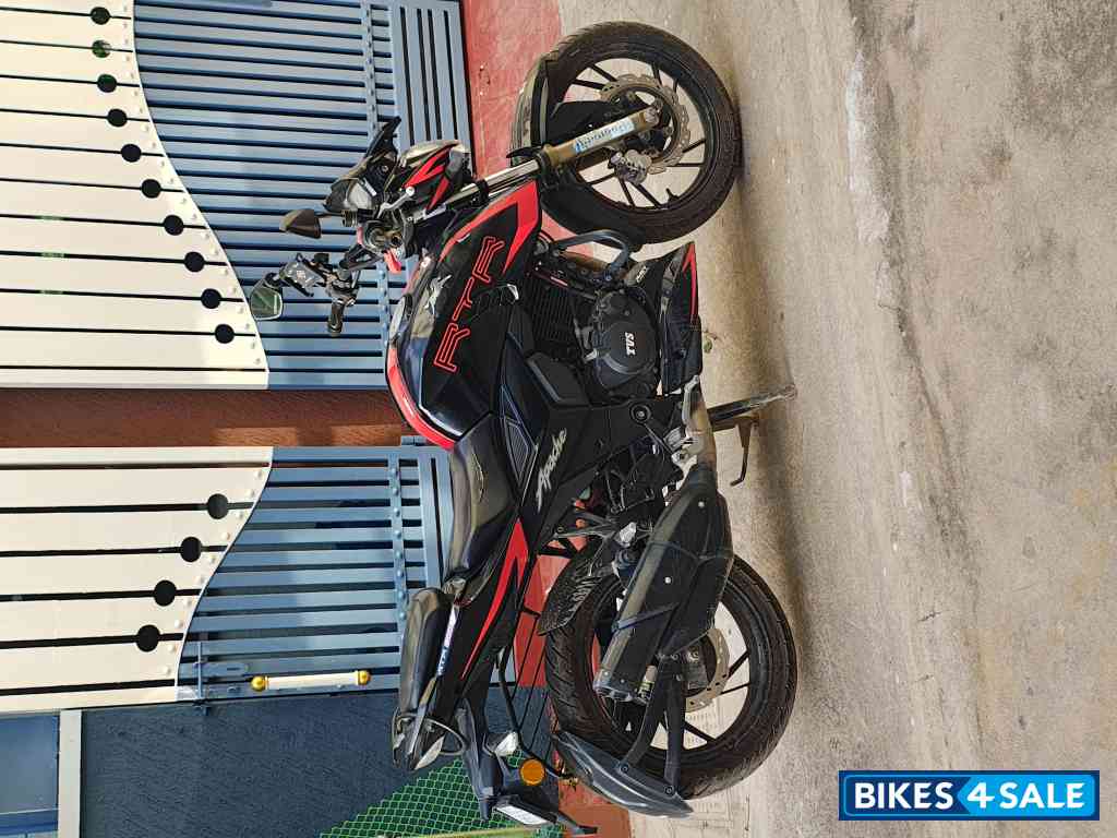 TVS Apache RTR 200 4V TVS Apache RTR 200 4V