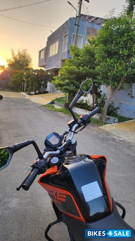 Orange KTM Duke 200 2020