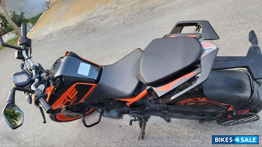 Orange KTM Duke 200 2020 Orange KTM Duke 200 2020
