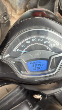 Black Vespa VXL 125