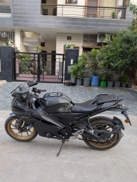 Matt Black Yamaha R15 V4