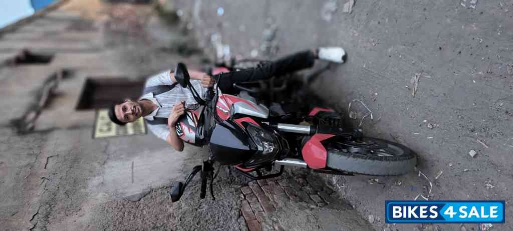 Red Bajaj Dominar 250