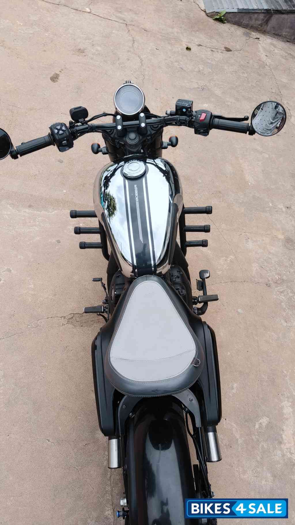Jawa 42 Bobber Black Mirror Jawa 42 Bobber Black Mirror